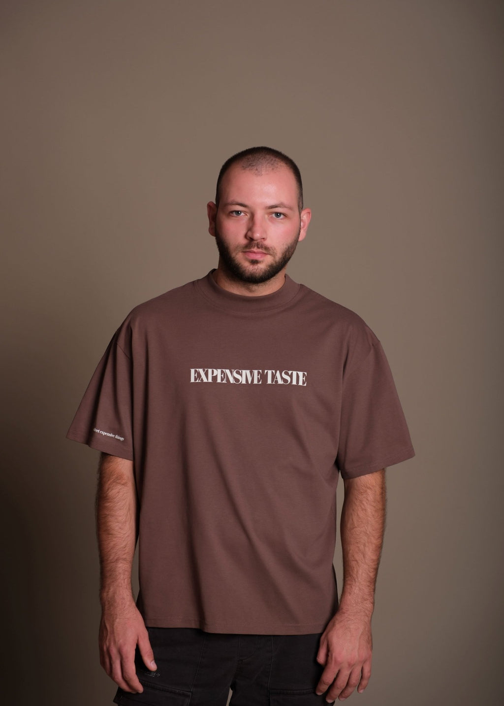 Кафява мъжка oversize тениска  EXPENSIVE ТASTE от 100% органичен памук