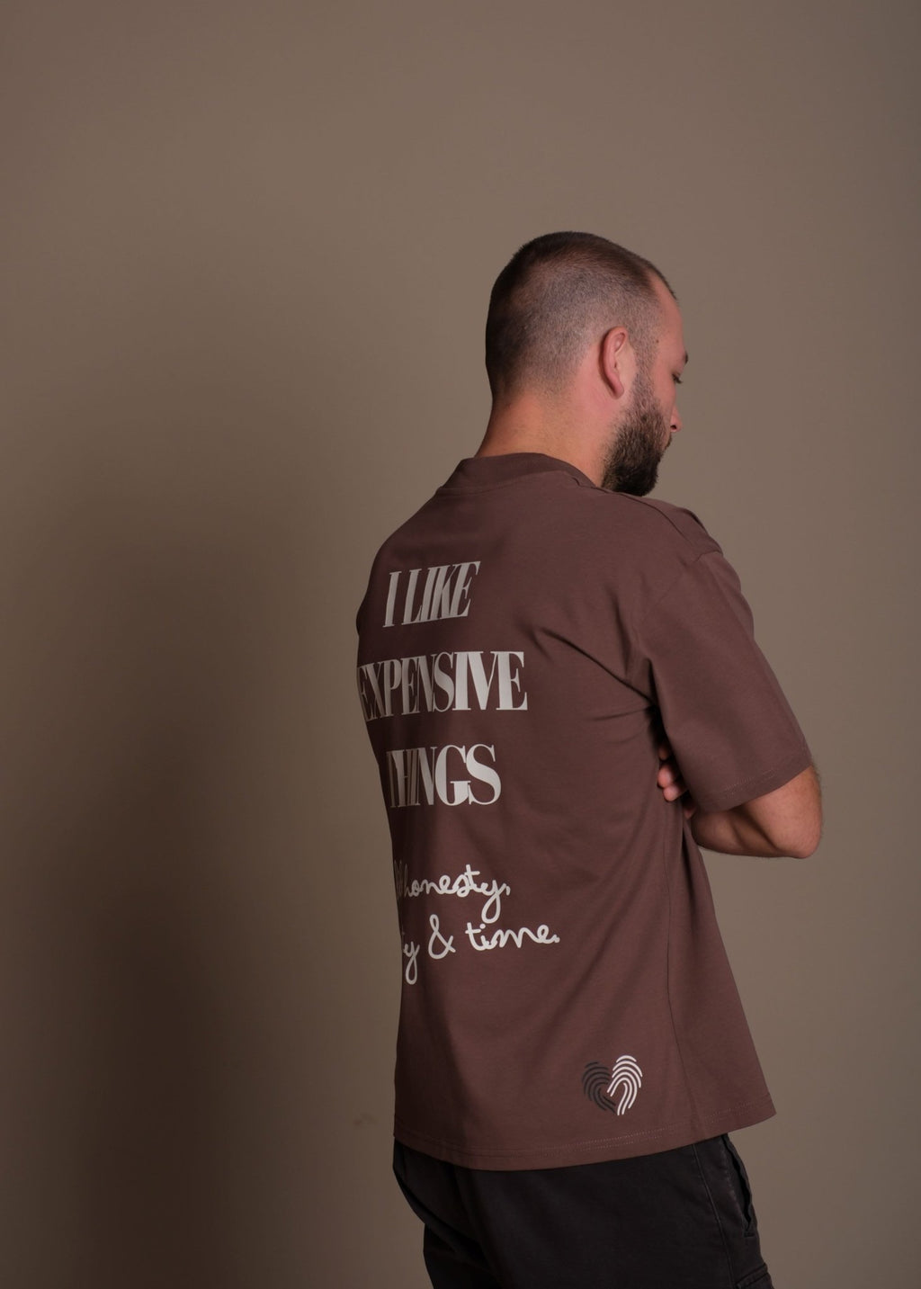 Кафява мъжка oversize тениска  EXPENSIVE ТASTE от 100% органичен памук