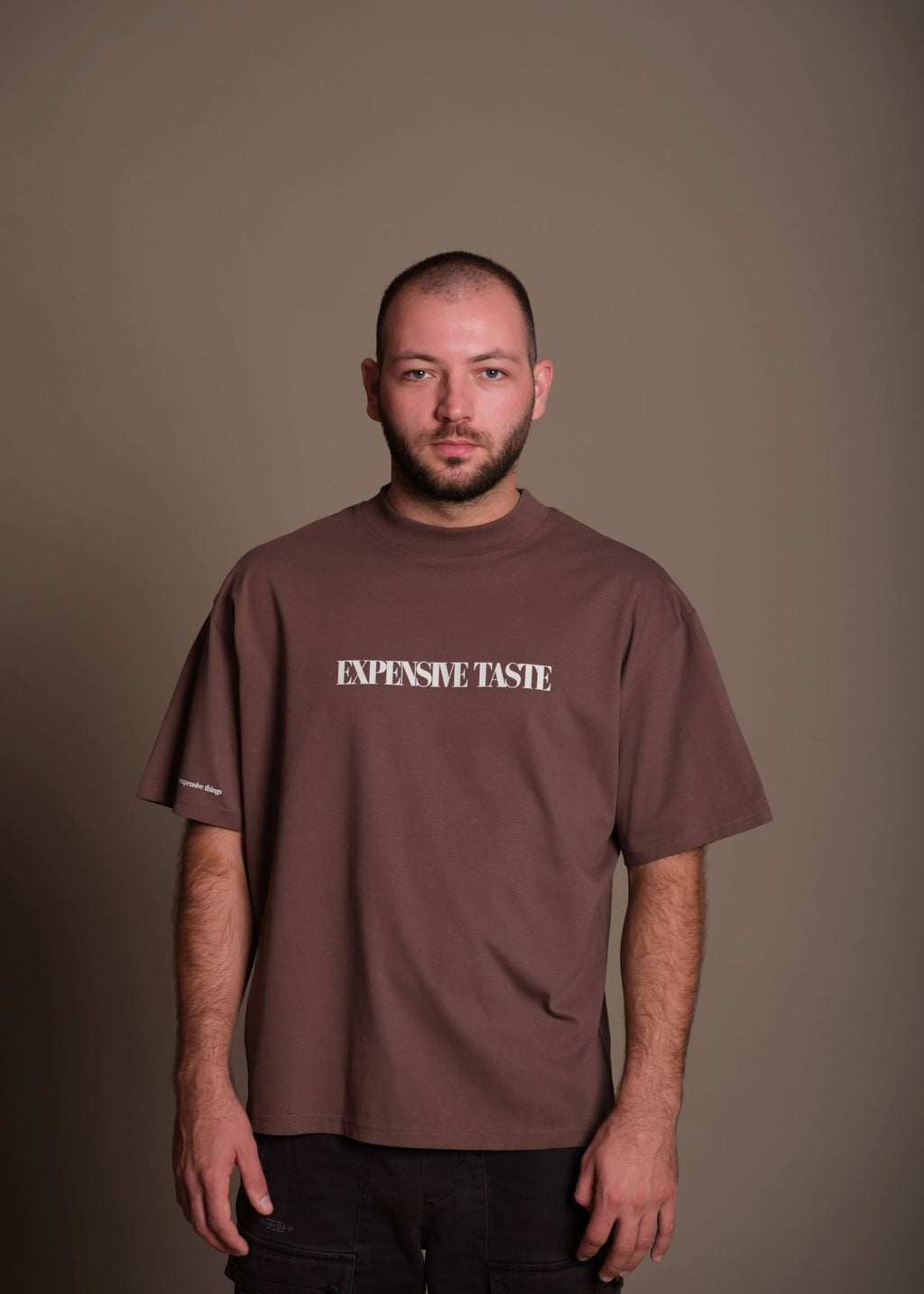 Кафява мъжка oversize тениска  EXPENSIVE ТASTE от 100% органичен памук