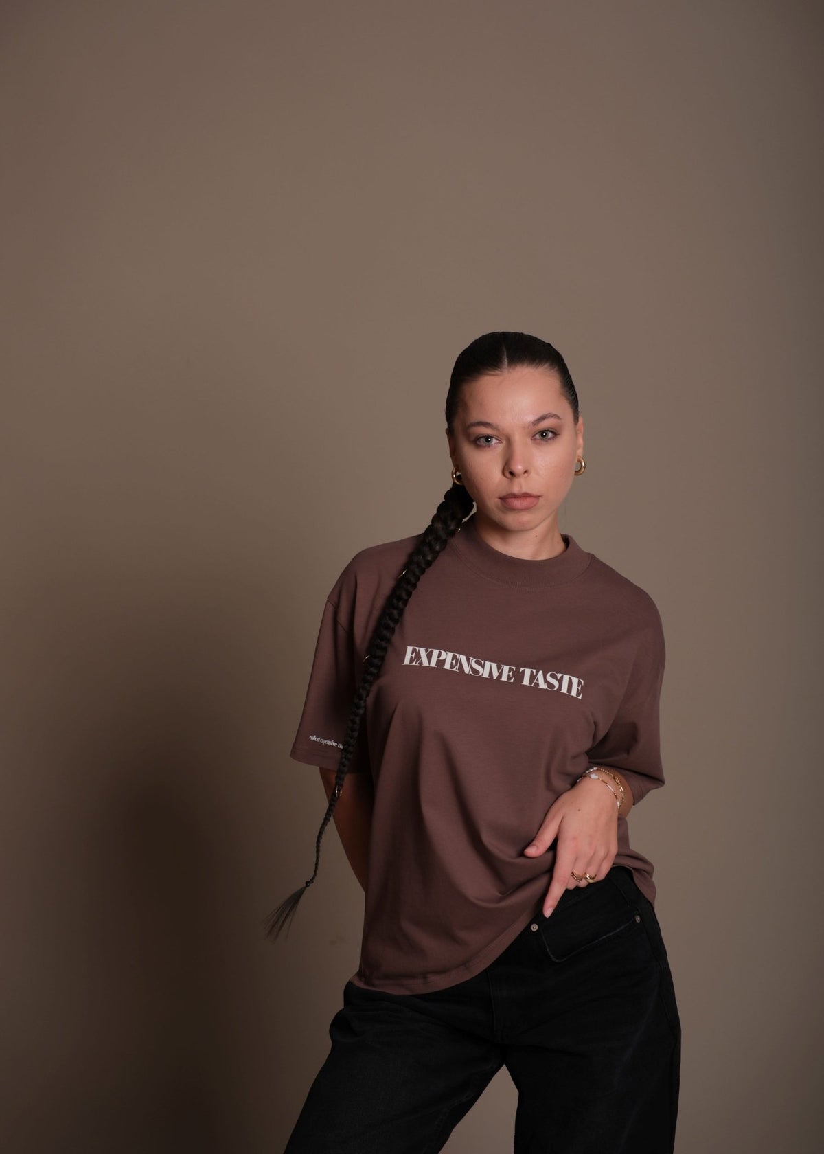 Кафява женска oversize тениска  EXPENSIVE ТASTE от 100% органичен памук