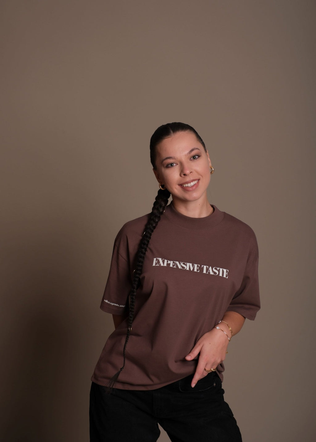 Кафява женска oversize тениска  EXPENSIVE ТASTE от 100% органичен памук