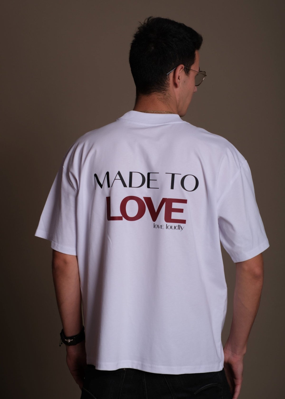 Бяла универсална oversize тениска MADE TO LOVE от 100% органичен памук